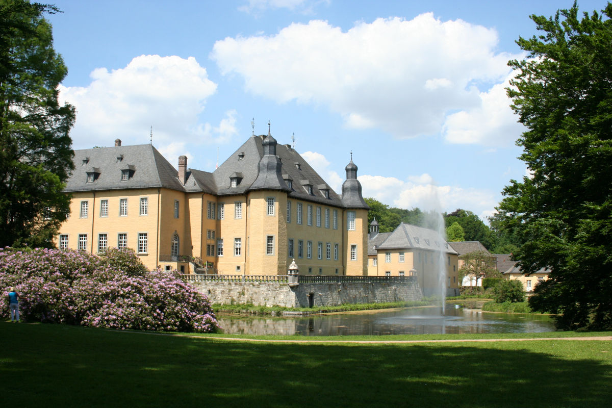 Schloss-Dyck-im-Sommer