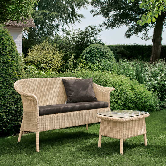 garpa_aluminium_creme_gewebe_wetterfest_hochwertig_savannah_bank_ambiente_1500x1500