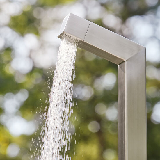Gartendusche Edelstahl mit Teakbodenplatte