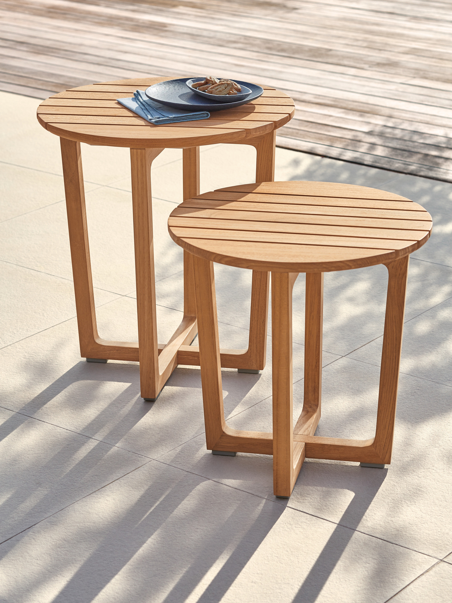 Benton Beistelltisch Teak hoch