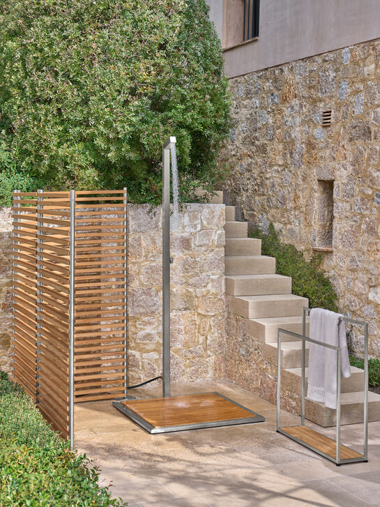 Gartendusche Edelstahl mit Teakbodenplatte